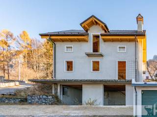 Casa indipendente in vendita a chies d'alpago villaggio tamera