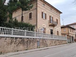 Villa in vendita a osimo via cesare battisti