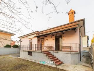 Villa in vendita a busto arsizio via abbiategrasso, 15