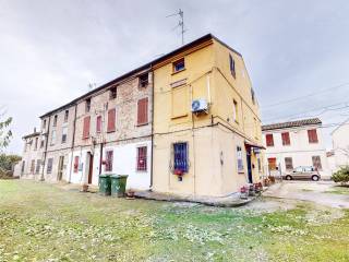 Casa indipendente in vendita a bondeno via u. gallini 37