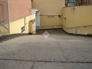 Garage in vendita a torino via borgone, 15