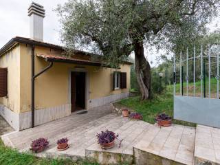 Casa indipendente in vendita a fara in sabina via roma, 58