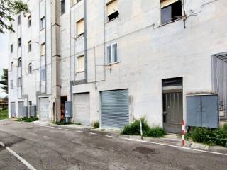 Garage in vendita a montegranaro largo giovanni conti, n. 8