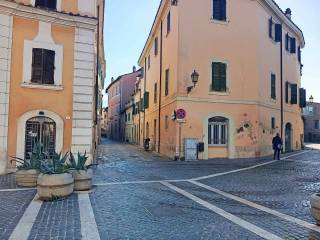 Negozio in affitto a terni 