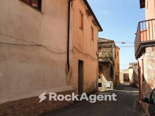 Casa indipendente in vendita ad amato piazza f. caligiuri