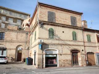 Casa indipendente in vendita a monte urano via patrioti