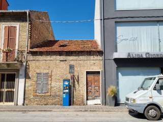 Casa indipendente in vendita a porto sant'elpidio via umberto i