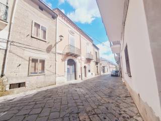 Casa indipendente in vendita ad airola via condotto, 18