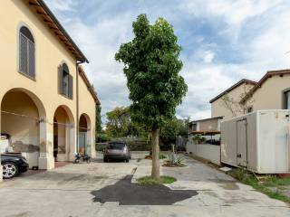 Casa indipendente in vendita a campi bisenzio via di limite, 47