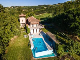 Villa in vendita a calamandrana frazione garbazzola