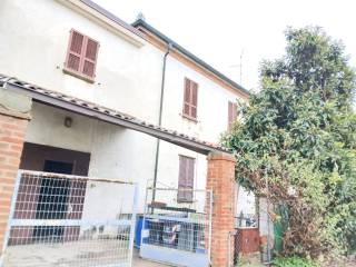 Casa indipendente in vendita a piacenza strada di gerbido, 136