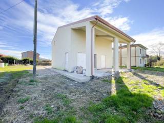 Villa in vendita a castelmassa via pio marola, 2