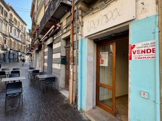 Negozio in vendita a cagliari corso vittorio emanuele ii, 232