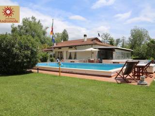 Villa in vendita a forte dei marmi via degli olmi