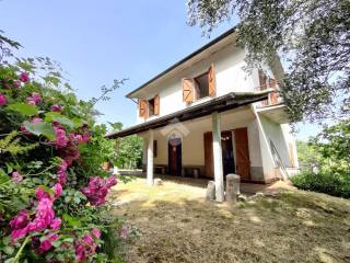 Casa indipendente in vendita a carrodano via maestra