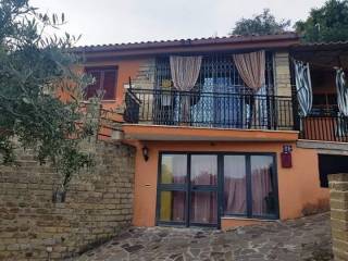 Villa in in vendita da privato a cineto romano via degli annali, 29