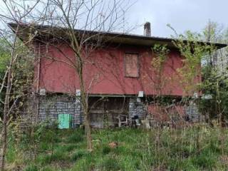 Casa indipendente all'asta ad agrate conturbia via g. marconi, 37