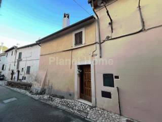 Casa indipendente in vendita ad amelia via civitavecchia