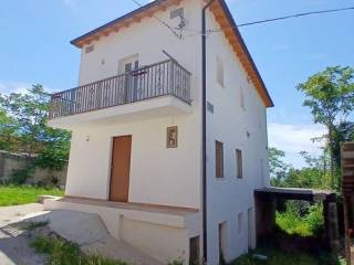 Villa in vendita a bisenti strada provinciale 34b