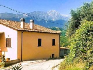 Villa in vendita a bisenti strada senza nome