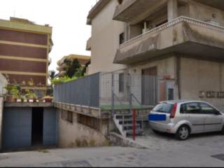 Magazzino all'asta a pomigliano d'arco via cosimo miccoli