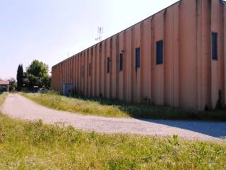 Magazzino in vendita a cernusco sul naviglio via resegone