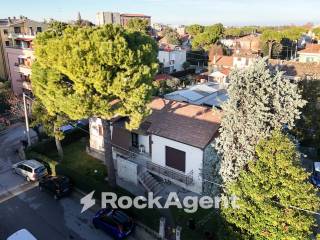 Villa in vendita a fano via dei lauri, 16