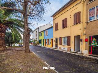 Casa indipendente in vendita a fano via nazario sauro, 246