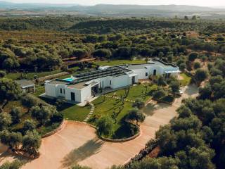 Villa bifamiliare in vendita a sassari strada vicinale la landrigga