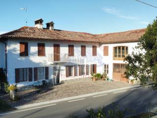 Cascina in vendita a castagnole delle lanze via annunziata