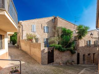 Villa in vendita a montecosaro via aurelio saffi, 46