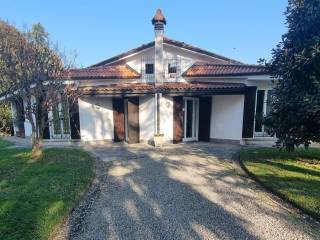 Villa in vendita a lomagna via fornace, 4