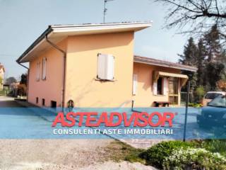 Villa all'asta a correggio località canolo, via lupi e sabbietta, 32/a