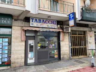 Tabaccheria in vendita a bari via brigata regina, 1 l