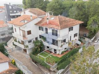 Villa a schiera in vendita a montemarciano via delle querce, 4