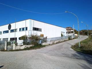 Magazzino in vendita a barisciano via barisciano, 67021