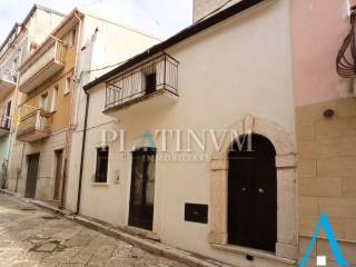 Casa indipendente in vendita a san giovanni rotondo via carlo poerio, 25