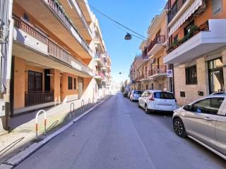 Garage in vendita a lucera via firenze, 47