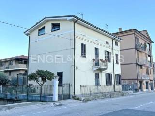 Casa indipendente in vendita a porto san giorgio via andrea costa