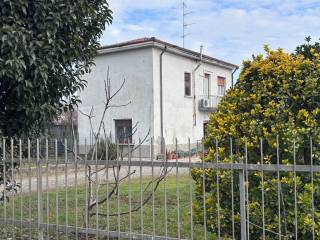 Villa in vendita a carate brianza viale mosè bianchi, 43