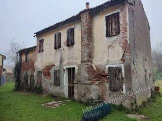 Intero stabile all'asta a rovigo fraz. boara polesine, via melegnano n. 17