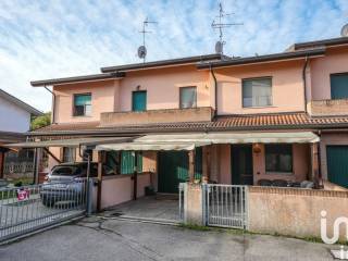 Villa a schiera in vendita a fiscaglia via bulgarelli