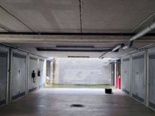 Garage in vendita ad abbiategrasso via carlo maria maggi