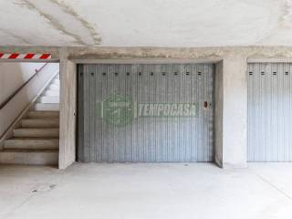 Garage in vendita a bernareggio via piemonte