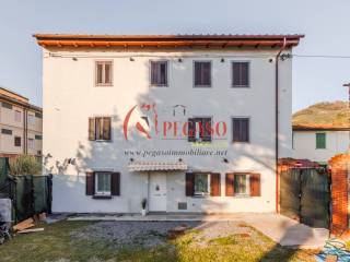 Casa indipendente in vendita a pescia via degli orti