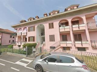 Garage in vendita a bernareggio via dei gelsi , 15