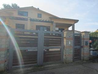 Villa bifamiliare in in vendita da privato a vitorchiano via delle ortensie, 9b