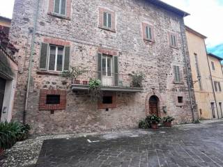 Casa indipendente in vendita ad acquasparta palazzetto cielo terra largo angelo de filis