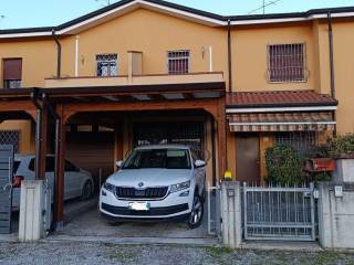 Villa a schiera in in vendita da privato a terre del reno via filippo fenati, 42