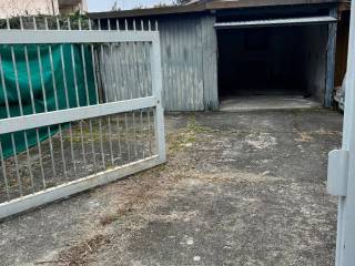 Garage in affitto a gallarate via eritrea, 1